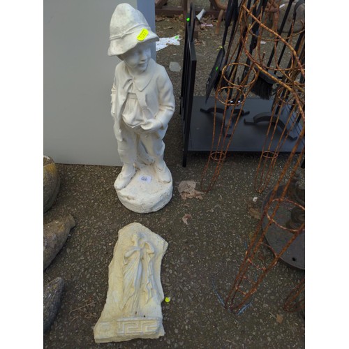 36 - 2 x concrete garden items inc wall plaque together with four garden ornaments, tallest 39cm