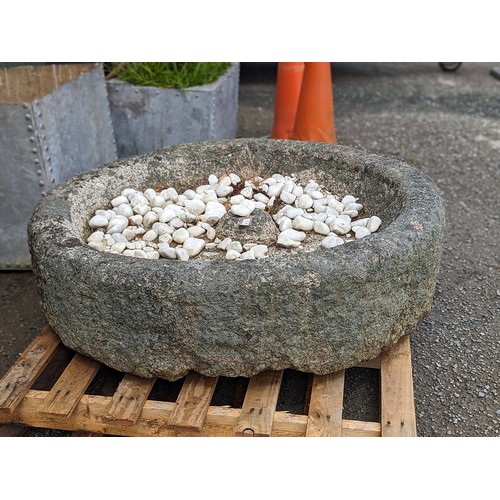 1A - Large circular granite trough dia. 115cm x ht.34cmForklift is available on-site for loading, but thi... 