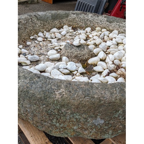 1A - Large circular granite trough dia. 115cm x ht.34cmForklift is available on-site for loading, but thi... 