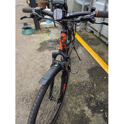 133A - KTM Macina Cross 9 cx4 E-bike. 51cm frame, 8 gears. With Bosch Powerpack 400, disc brakes & fron... 