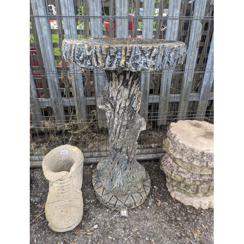 28 - Concrete bird bath dia. 41 x Ht.72cm