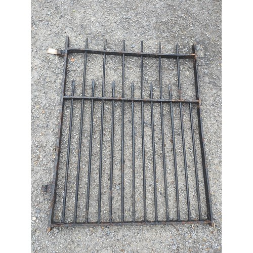 39 - Cast iron gate 86cm x ht.106cm