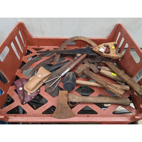 106 - Selection of short handled tools 