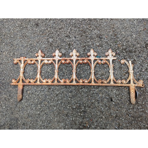 85 - Cast iron garden edging x eight sections L83 x H34cm