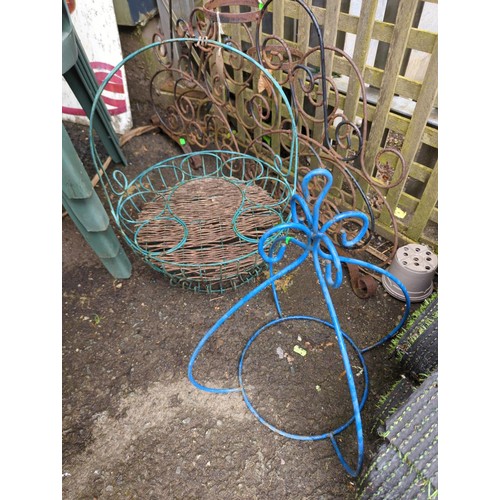 161 - Various wire plant stands and supports