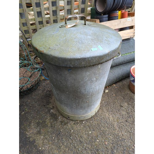 162 - Galvanized bin with lid