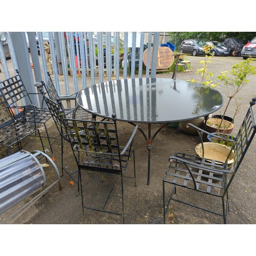 168 - Impressive granite topped circular garden table with metal base. D176cm H80cm