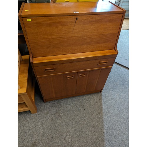 717 - Teak mid century bureau with single drawer. W 84cm x D43cm x H 107cm