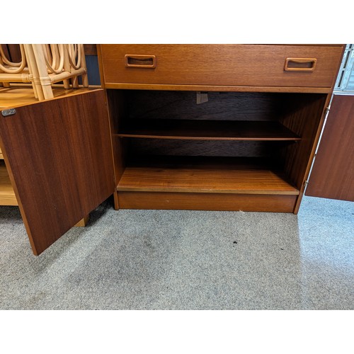 717 - Teak mid century bureau with single drawer. W 84cm x D43cm x H 107cm