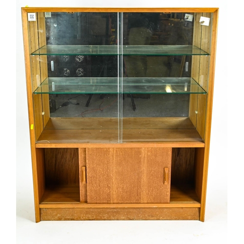 104 - Mid century style glass display unit W92cm x D28cm x H112cm