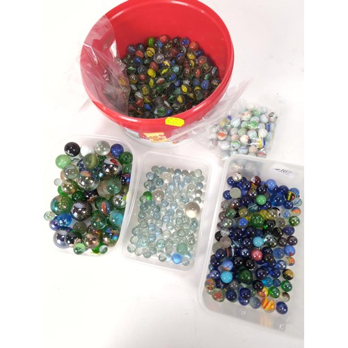 167 - Large selection of marbles