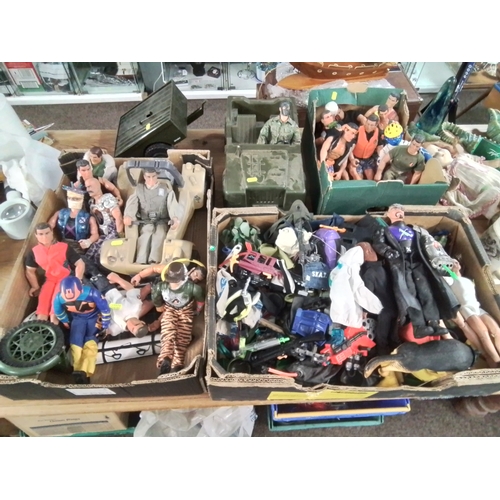 581 - Large collection of approx 20 x 1990's action man figures and accessories inc jeep & trailer, cl... 