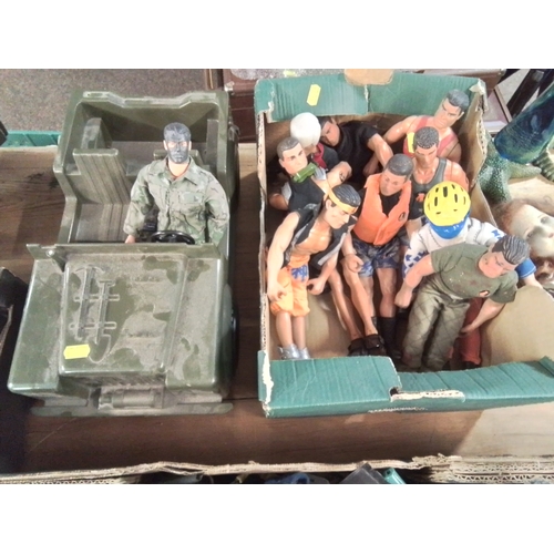 581 - Large collection of approx 20 x 1990's action man figures and accessories inc jeep & trailer, cl... 