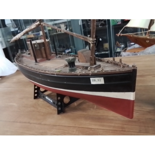 586 - Remote controlled Amaranth BK81 Model Fife fishing boat 23cm x 17cm x H40cm comes with acoms control... 