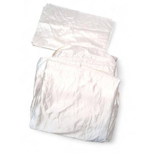 551 - Raw silk duvet cover and two pillow slips, duvet w220cm