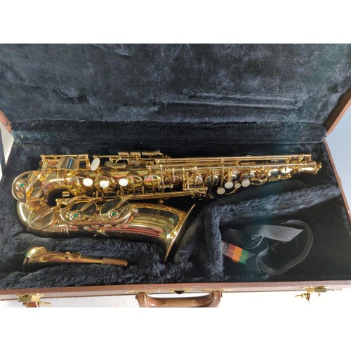 562 - Earlham Professional Serier II 98065486 saxophone in case with some accessories