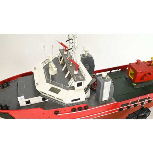 199 - Large tug/dredging type radio controlled vessel. L158cm H83cm D41cm