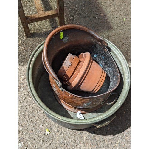 143A - Copper pot with twin handles D39cm, coal scuttle + terracotta pots