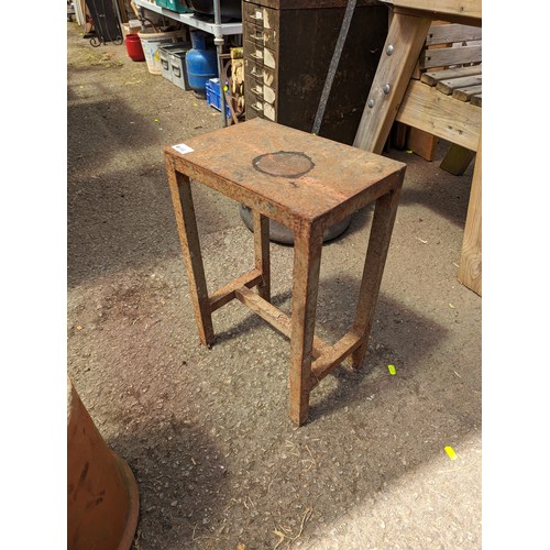 144 - small industrial stool 31 x 20.5 x H46cm 