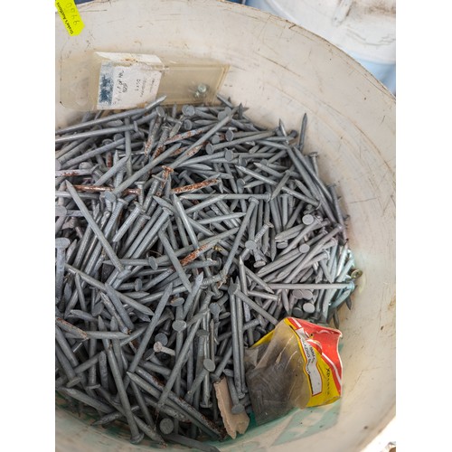 160 - Bucket of galvanised nails 