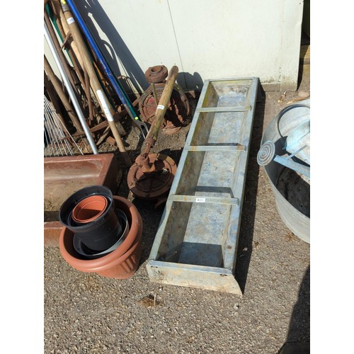 103 - Galvanized trough 122cm by 31cm by 15cm