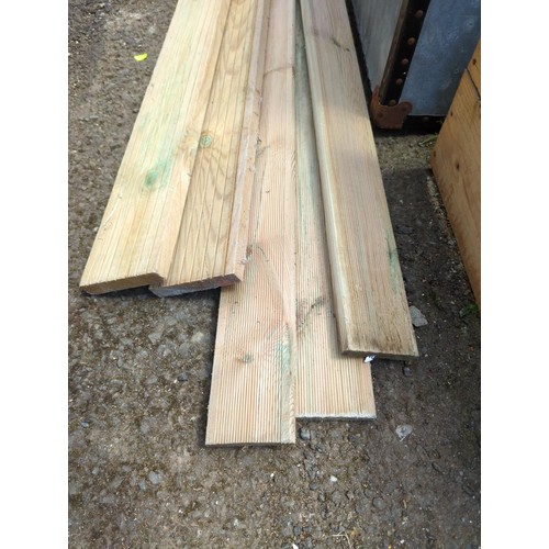 111 - 5 decking lengths longest 250cm shortest 240cm30