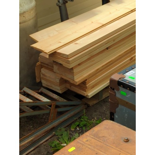 121 - 21 lengths of 140mm x 125mm PSE timber new and unused 239cm. plus additional lengths of PSE