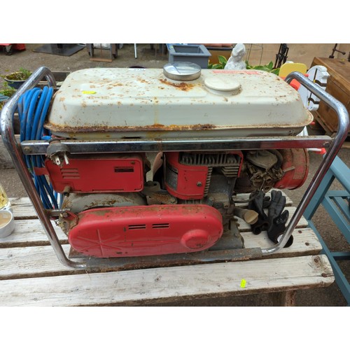 184A - Honda petrol generator E2500. Working order unknown, sold for spare & repair.