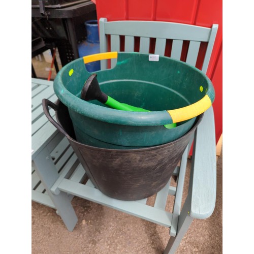 185 - Large trug, handled bucket & watering can