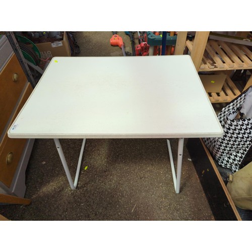 191 - Folding picnic table w59cm L79cm