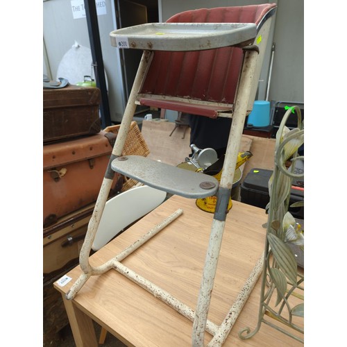 201 - Vintage metamorphic child's highchair