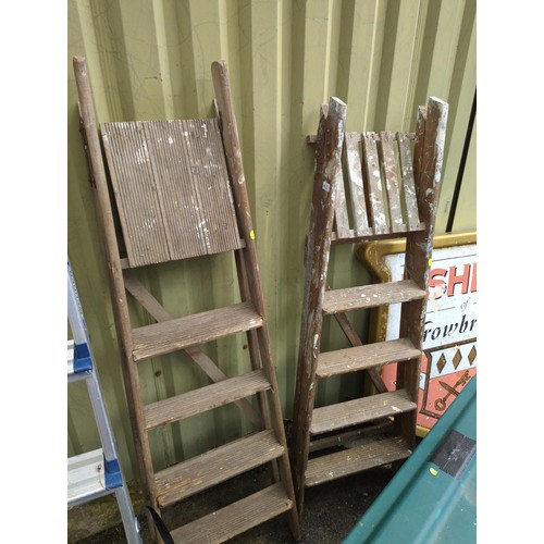 24 - 2x Wooden decorative 4 step, step ladders