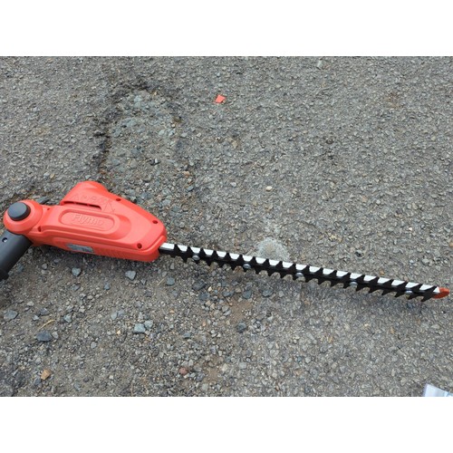 250 - Flymo SabreCut XT Electric Long Reach Hedge Trimmer. Missing power cable.