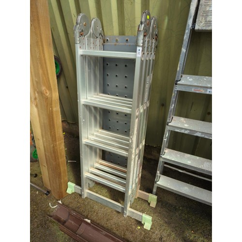 32 - Aluminium multi purpose ladder with two platforms