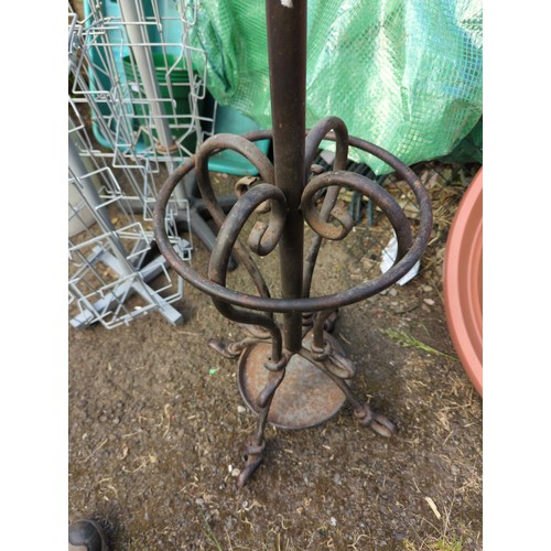 52 - Wrought iron coat and stick stand, 191cm