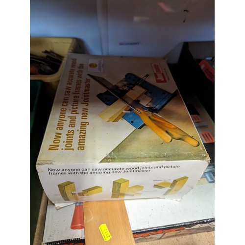 286 - Black & decker jobber, two wood working planes, set square and mitre block 