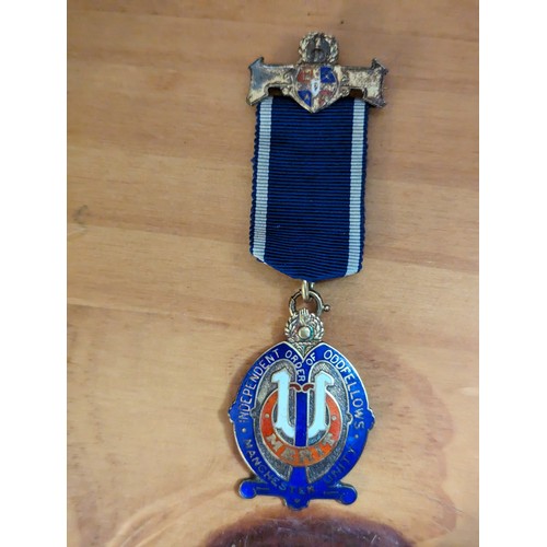 718 - Cloth RAF patch, Seahawk plaque and an 'Independent Order of Oddfellows' medal