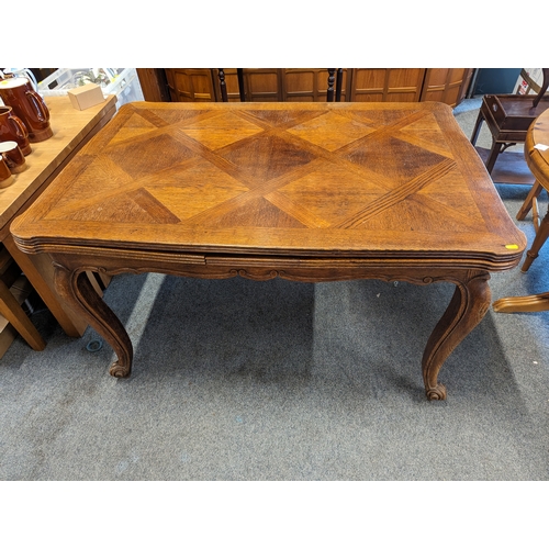 838 - Oak extending table, unextended 