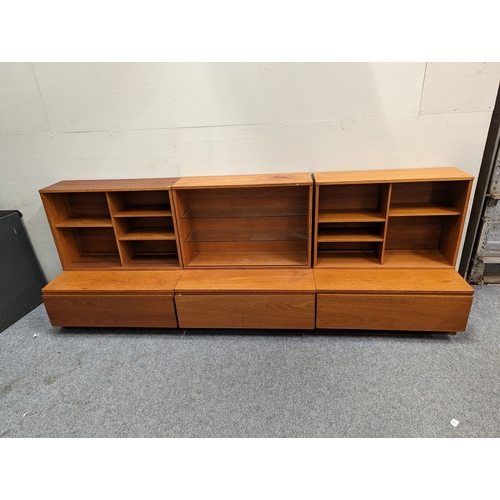 862 -  2 x 1 drawer units with separate open shelves plus 1 unit with glazed top, each measures ... 