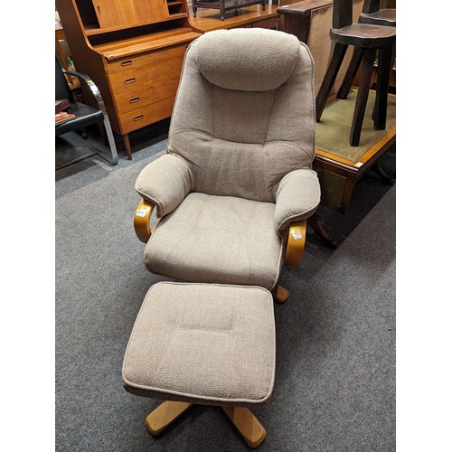 830 - Stressless style chair with footstool