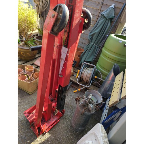 83B - Clarke Strongarm 1000kg hoist