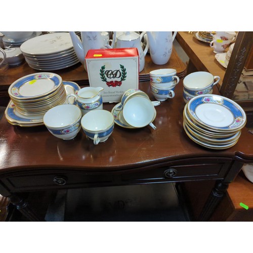 708 - Chelson tea ware and sandwich plates together with a pair of boxed Royal Wedding commemorative glass... 