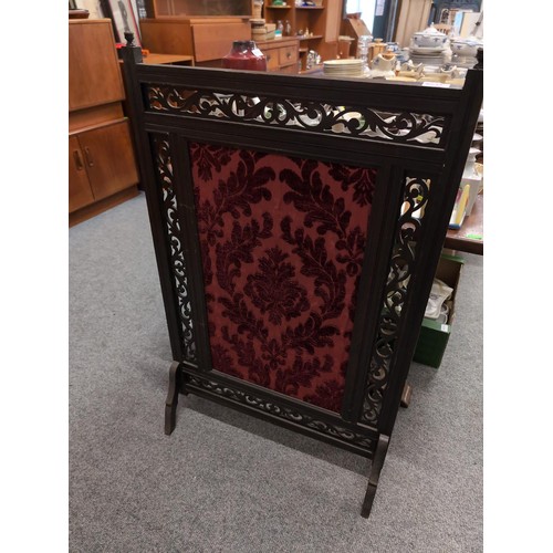 844 - Victorian firescreen, 67x109 cms