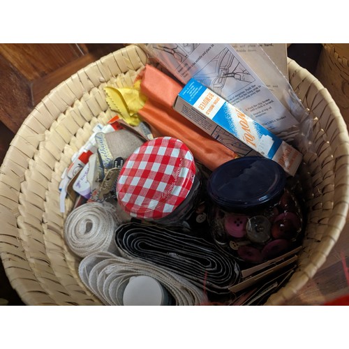 774 - Collection of wicker basket with haberdashery contents inc threads, buttons, darning mushrooms, tape... 