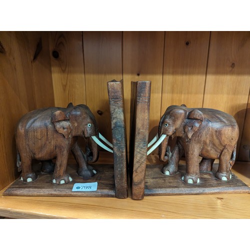 798 - Assorted collectables inc small oriental vase, elephant bookends, Newlyn copper plate & another ... 