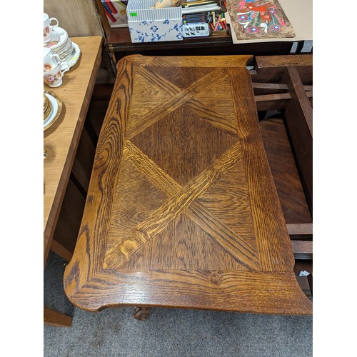 838 - Oak extending table, unextended 