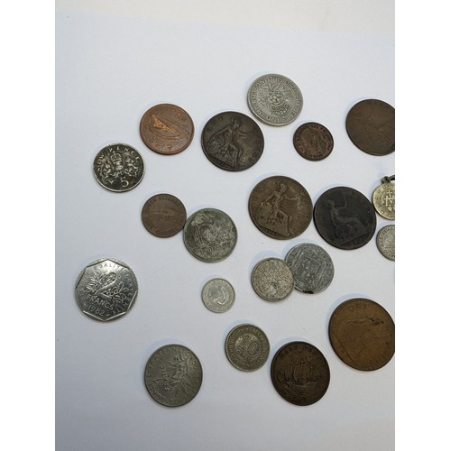 145 - Tub of British & world coins, including some commemorative medals, gross weight including tub 3.... 