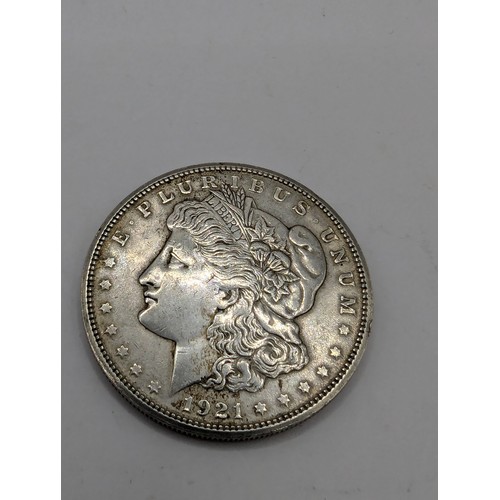 127 - 1921 USA silver dollar