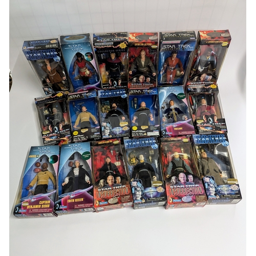 624 - Star Trek collectors figures, 18 in total, 