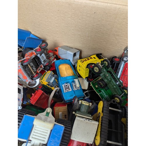 646 - Box of mixed diecast vehicles in played with condition Inc Dinky, Tonka, Triang Matchbox, Lesney etc... 